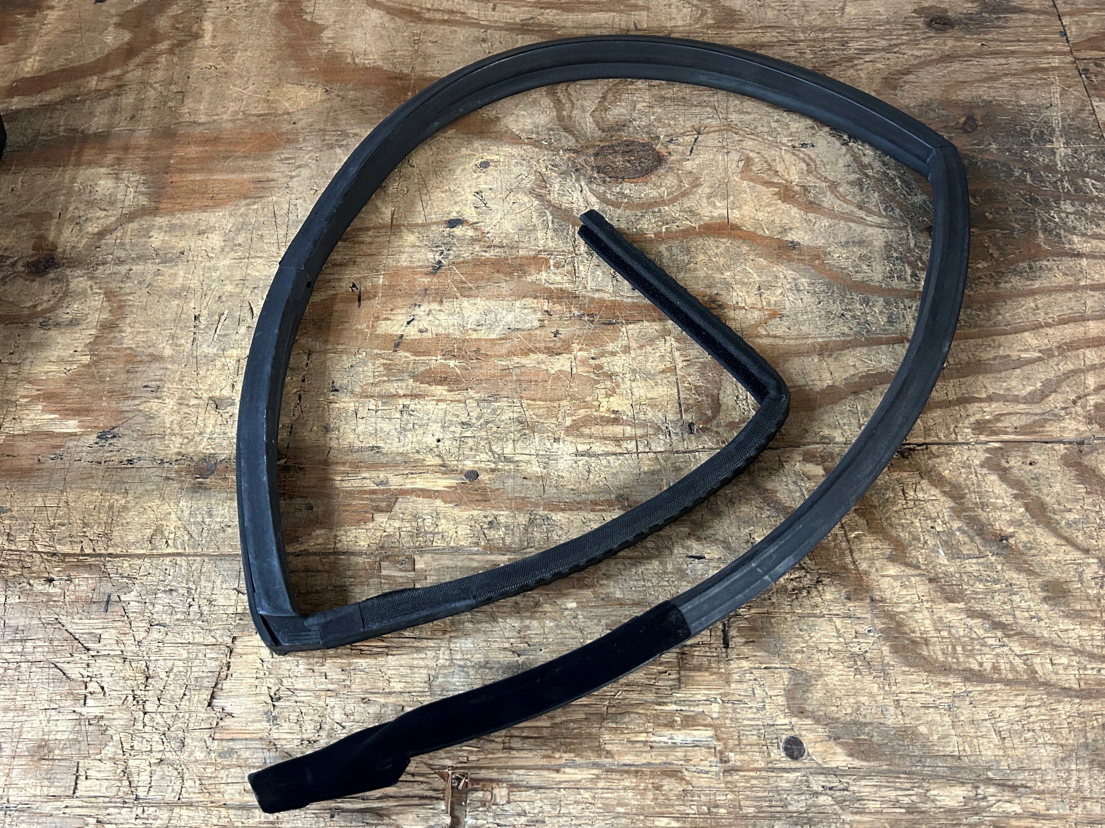 G388-920L - SLC Roof Rail Seal, Left