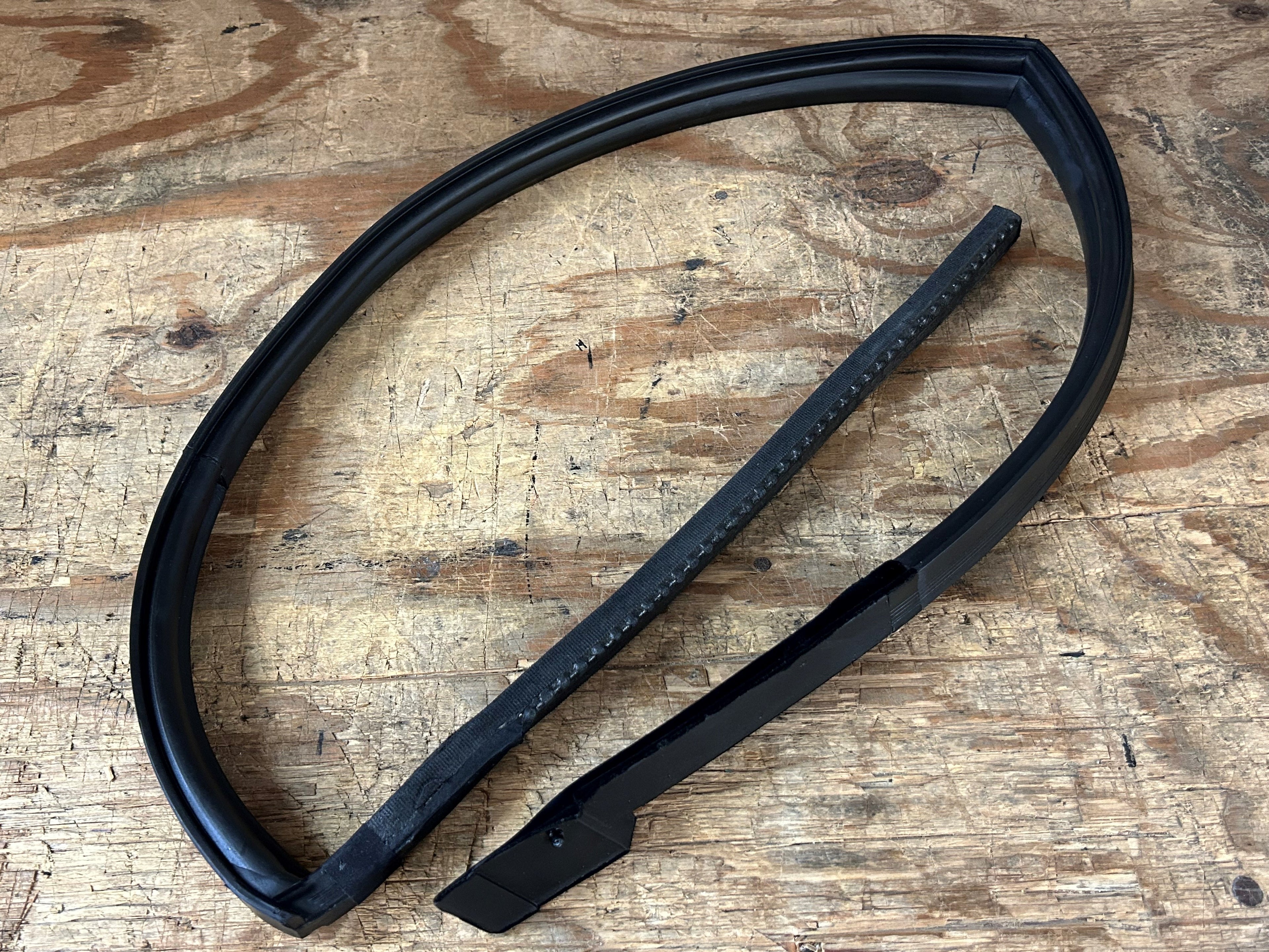 G388-920R - SLC Roof Rail Seal, Right