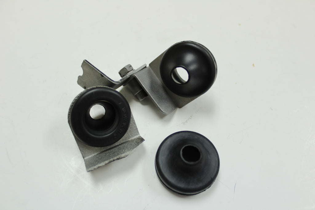 O240-181 Grommet For Bracket That Holds Starter Wire At Oil Pan