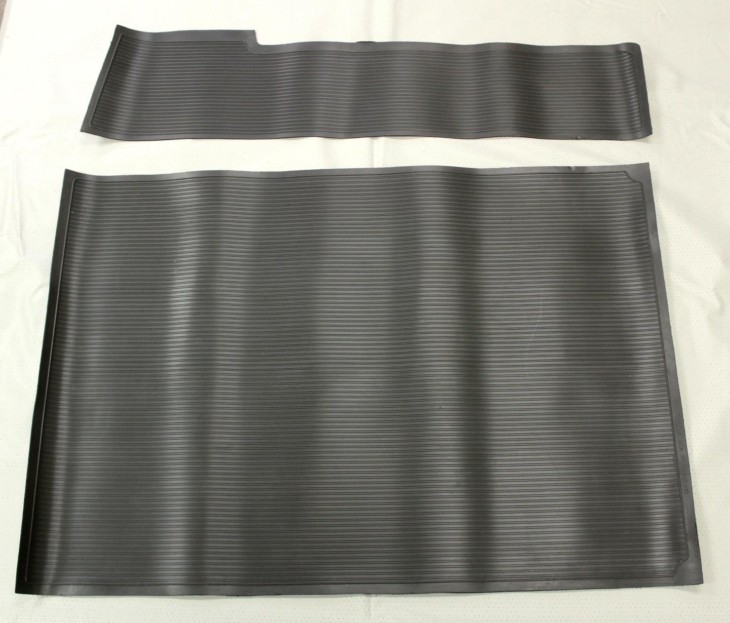 Q142-045 - Trunk Mat set (2 pieces)