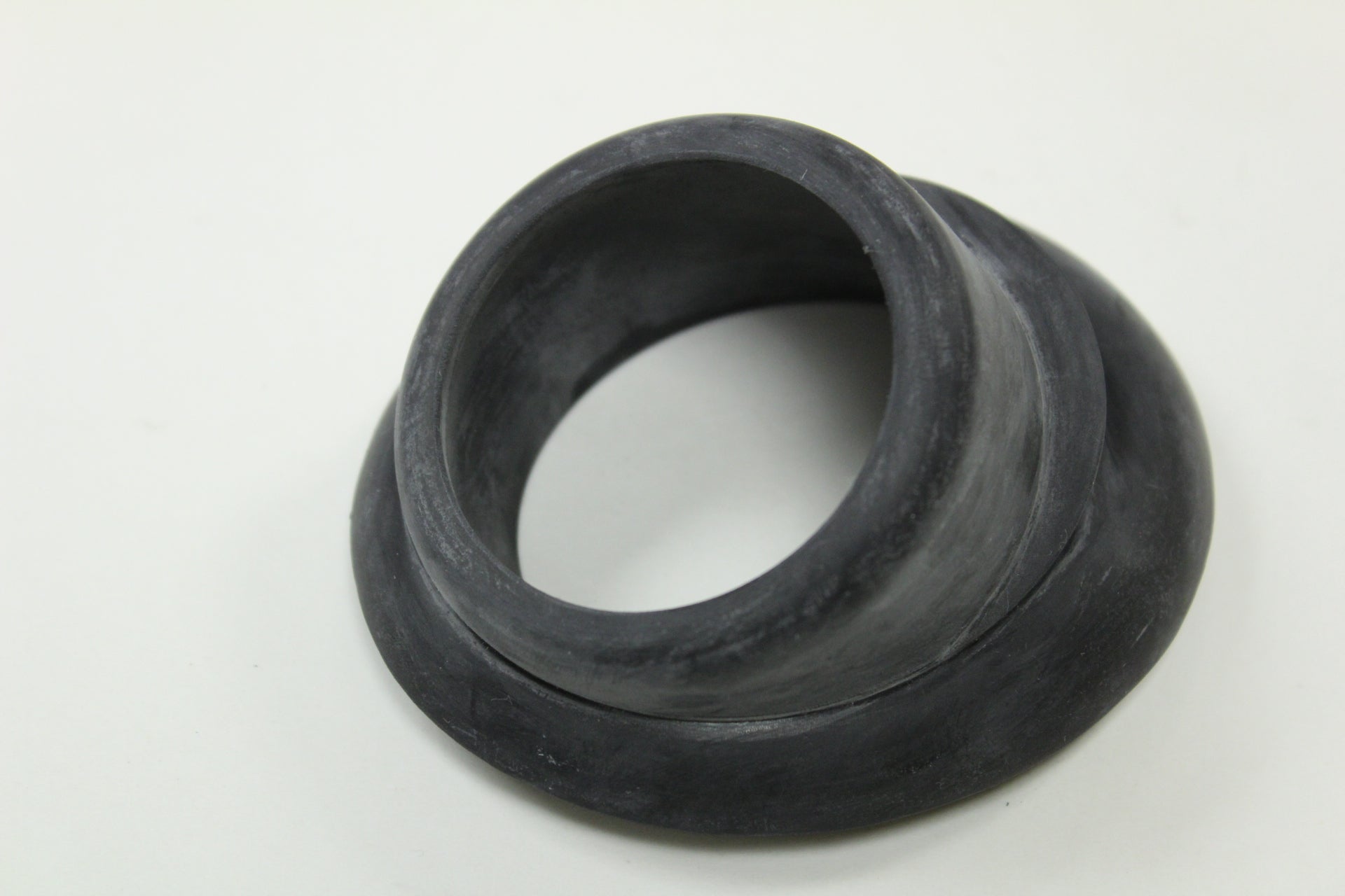 Q132-026 - Gas Neck grommet