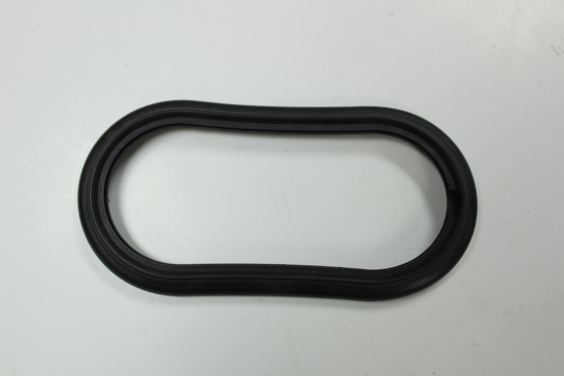 Q148-126E - Tail Light Lens Seal (Early)