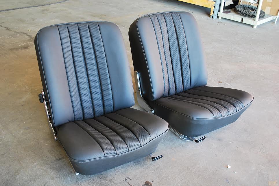 U240-006  Seat Cover Kit, Leather, No Headrests
