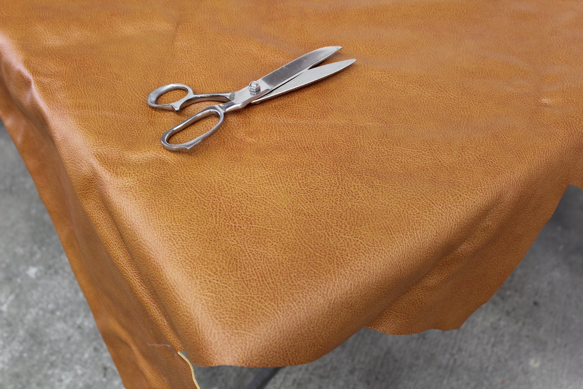 U240-080 Leather, Bulk (1960-72)