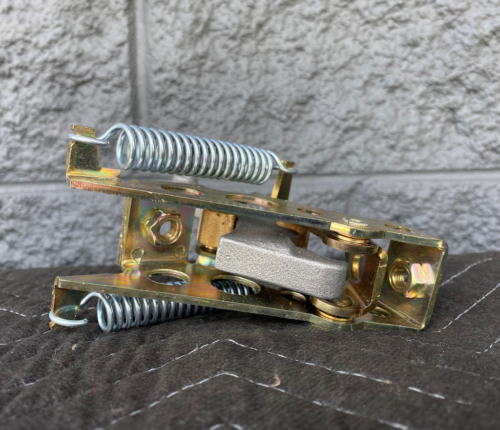 K372-115 Door Check Assembly