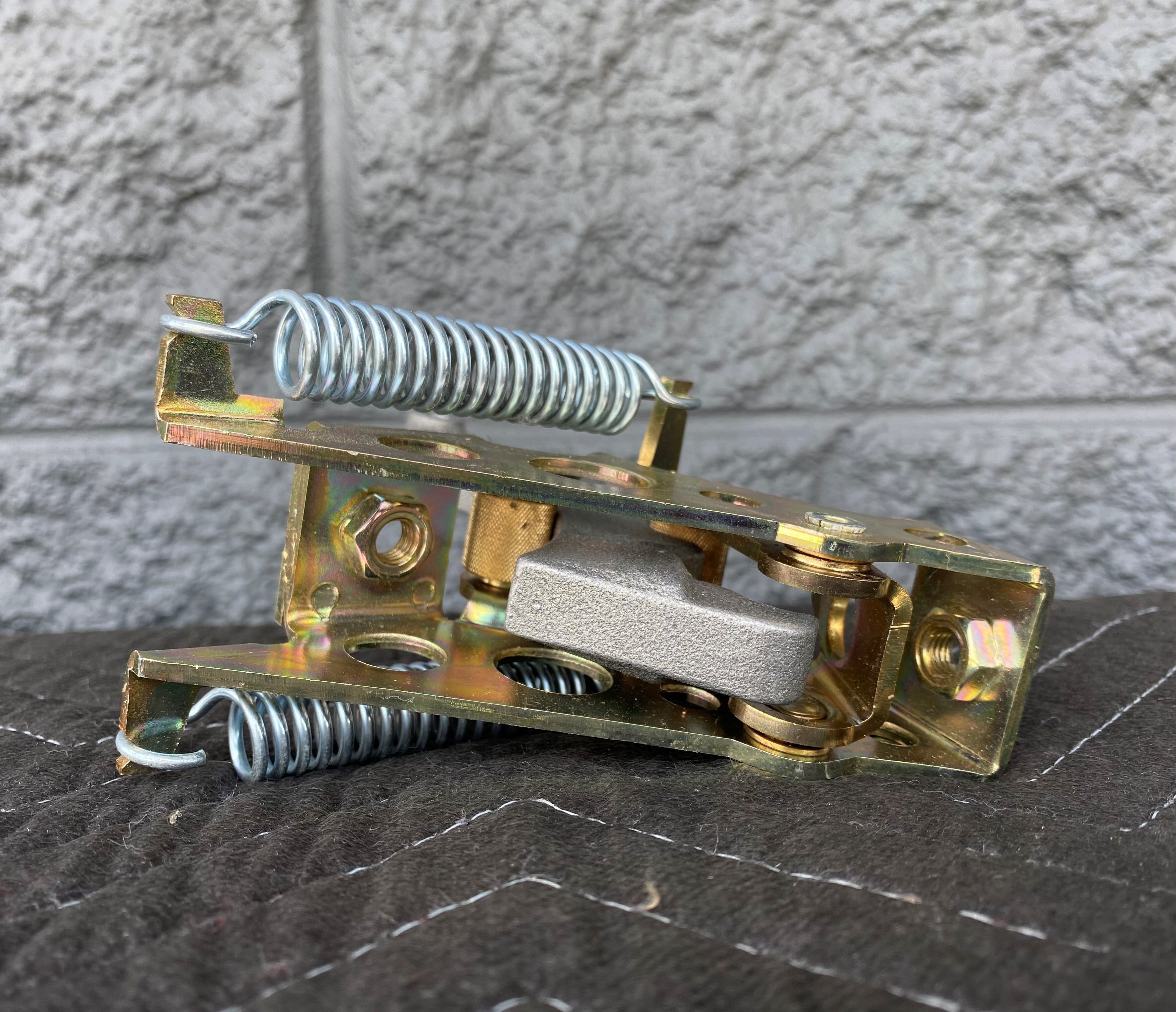 K372-115 Door Check Assembly