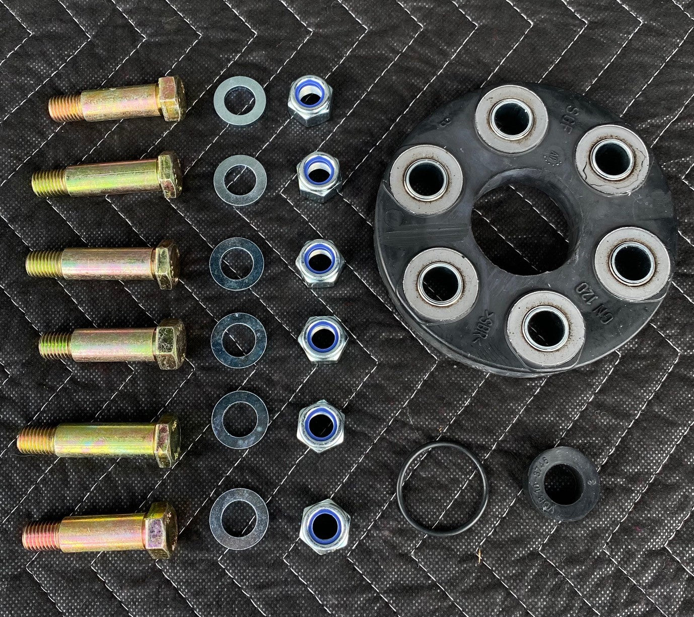 I223-042 Drive Shaft Flex Disc & Bolt Kit.
