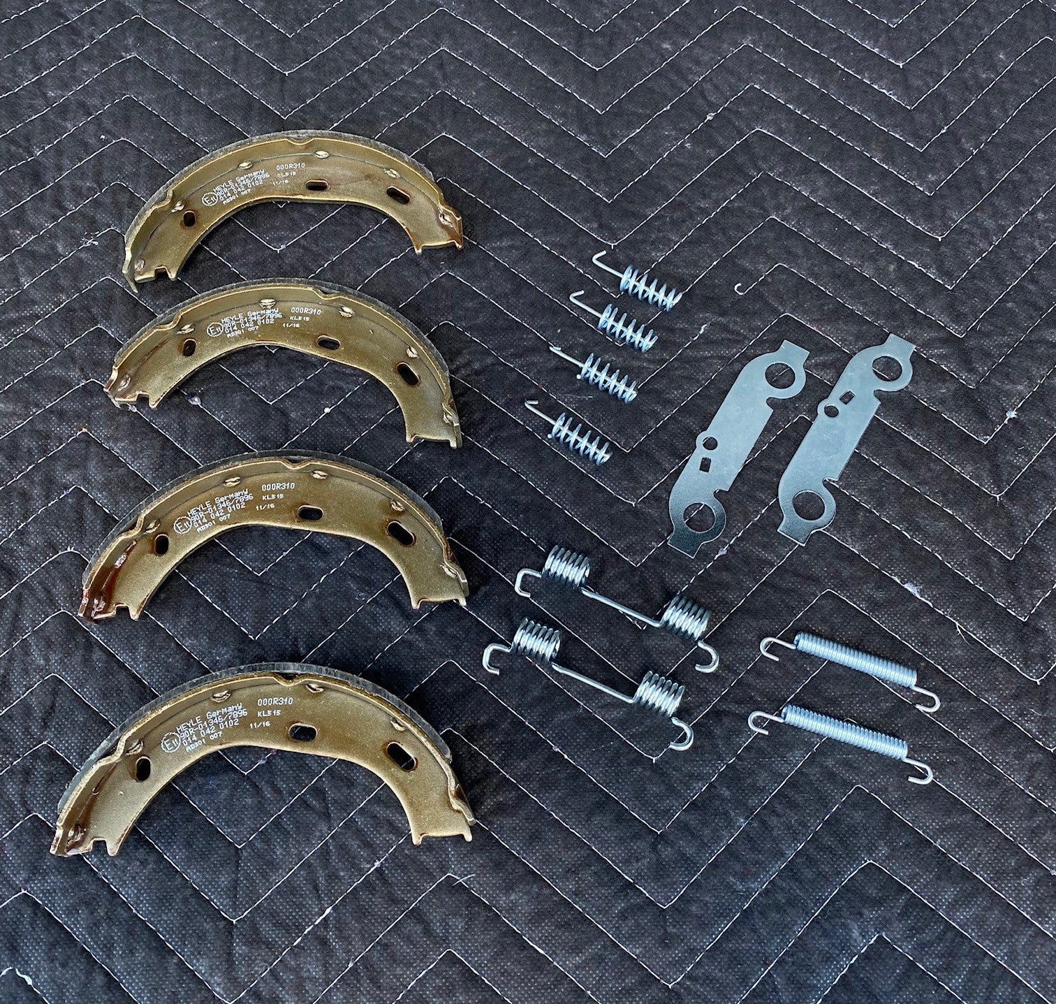 K227-300 - Emergency Brake Shoe Kit