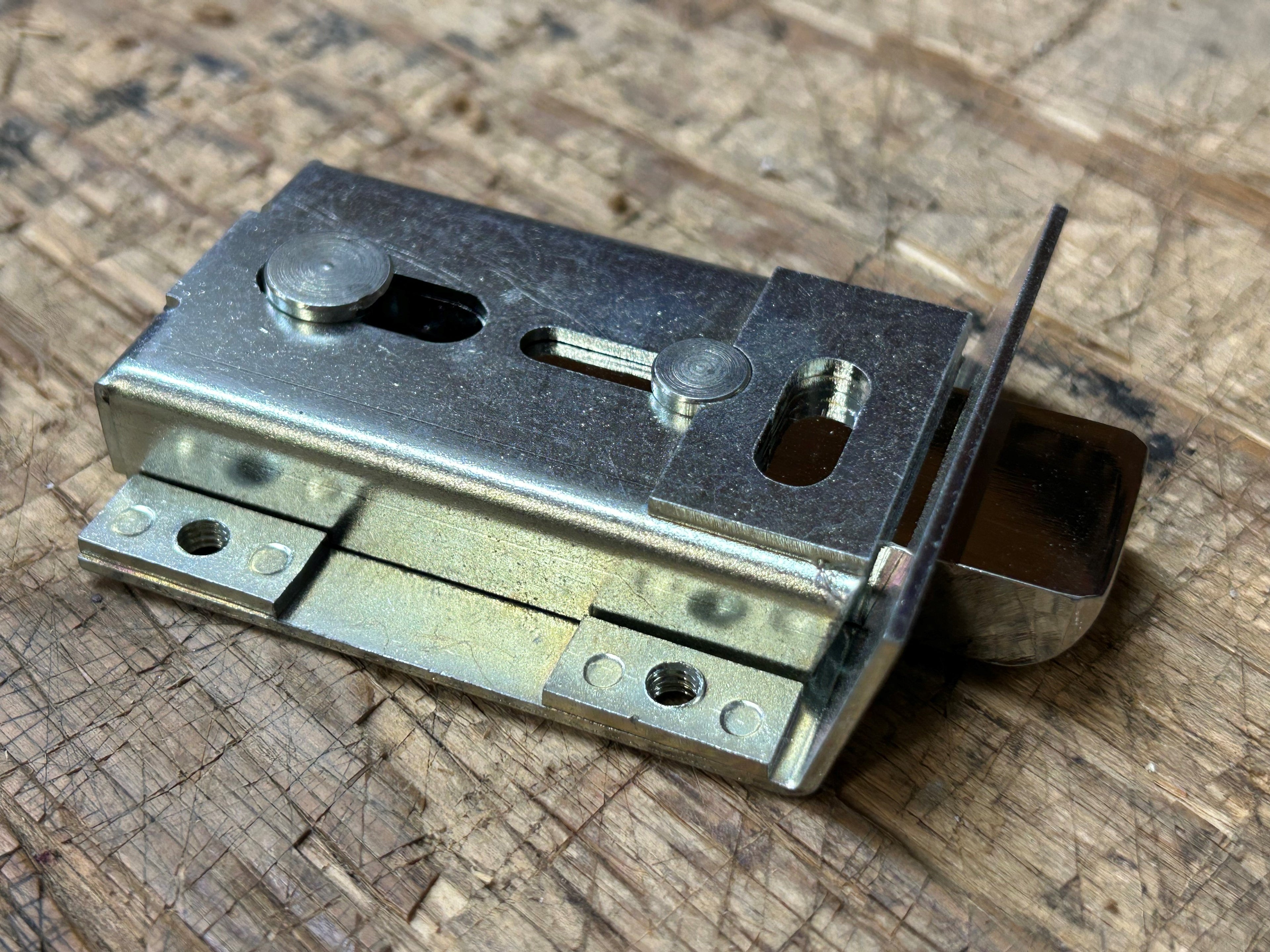 J145-202 - Lock Mechanism for Trunk
